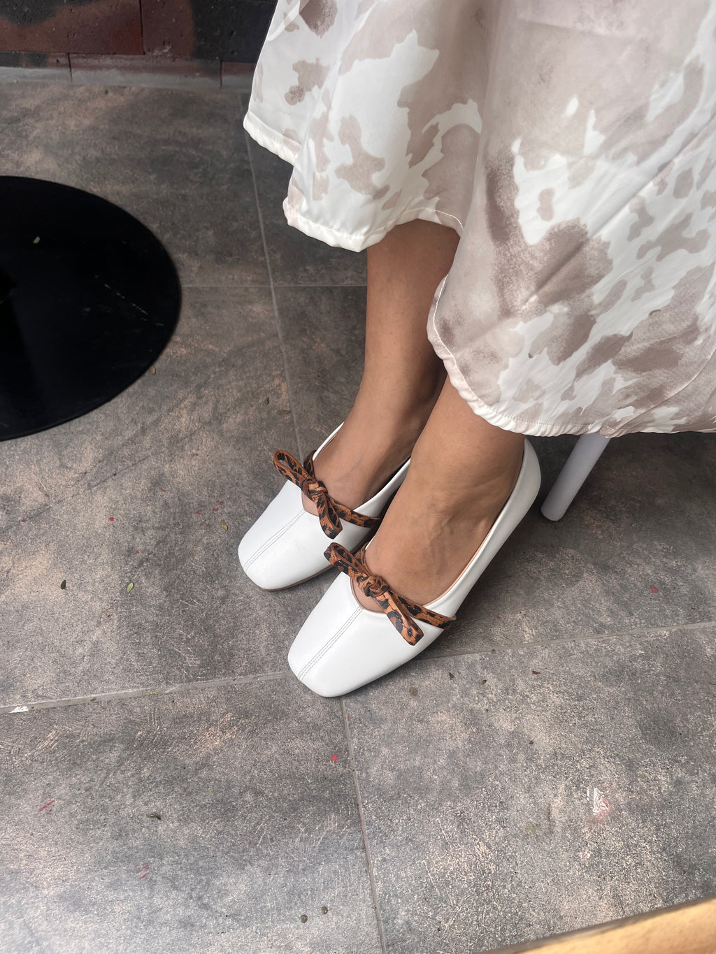 BALERINAS AMELIÉ BLANCAS CON LAZO PRINT