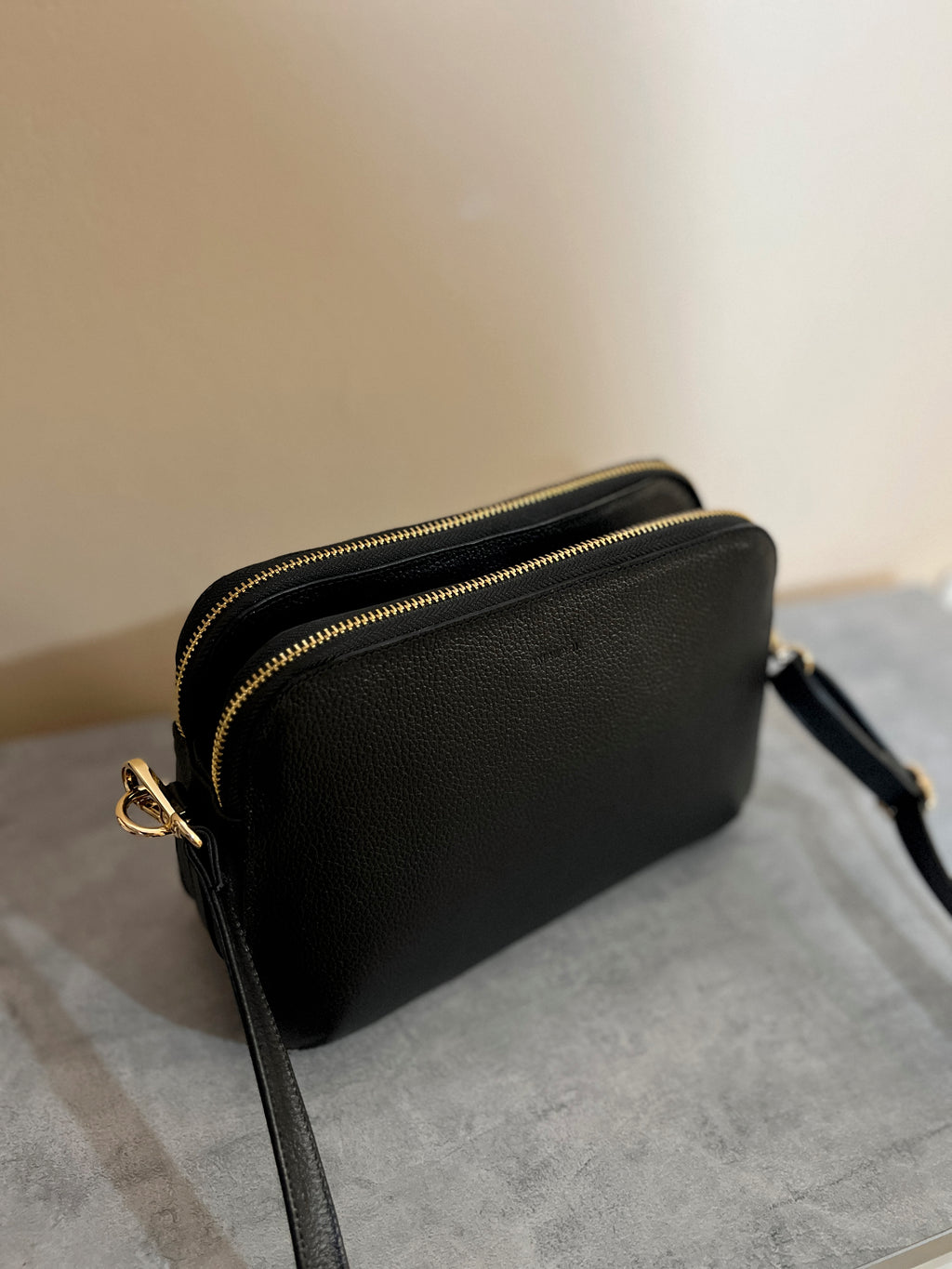 MORRAL DE 100% CUERO